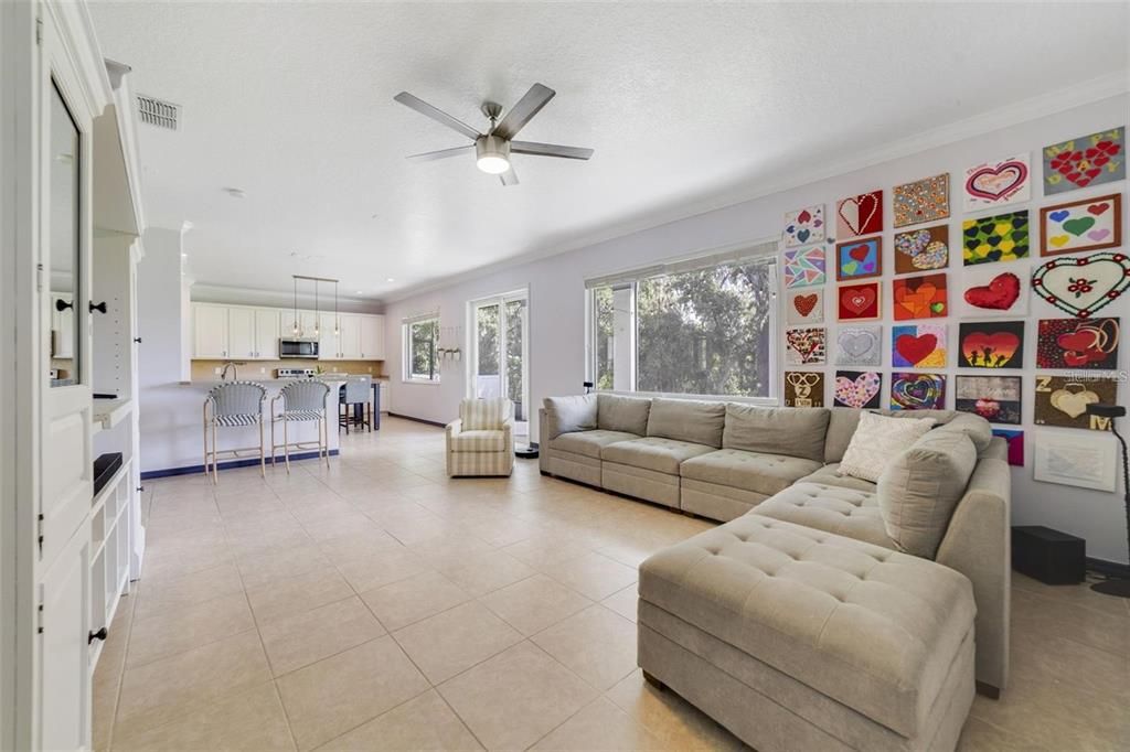 For Rent: $3,990 (5 beds, 3 baths, 3279 Square Feet)