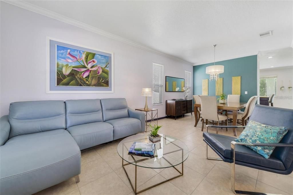 For Rent: $3,990 (5 beds, 3 baths, 3279 Square Feet)