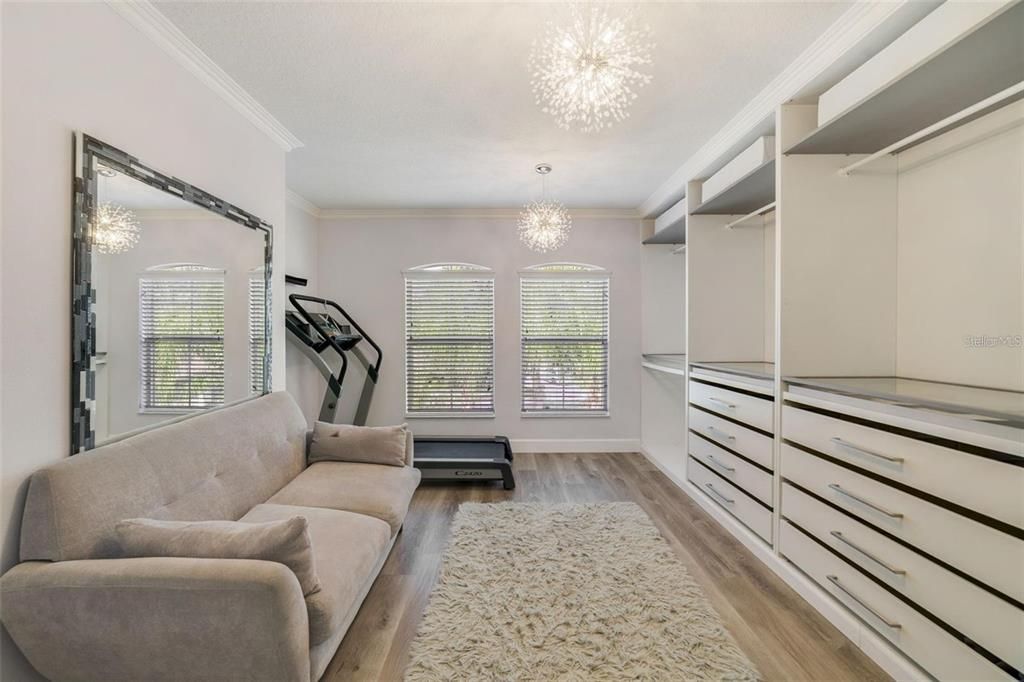 For Rent: $3,990 (5 beds, 3 baths, 3279 Square Feet)