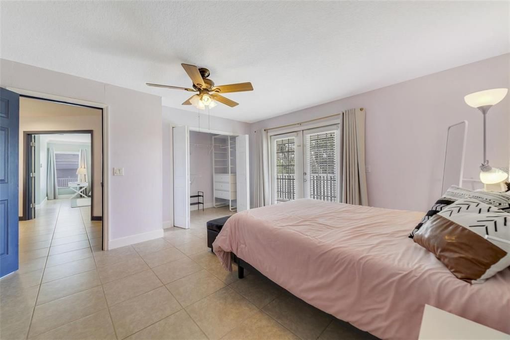 For Rent: $3,990 (5 beds, 3 baths, 3279 Square Feet)
