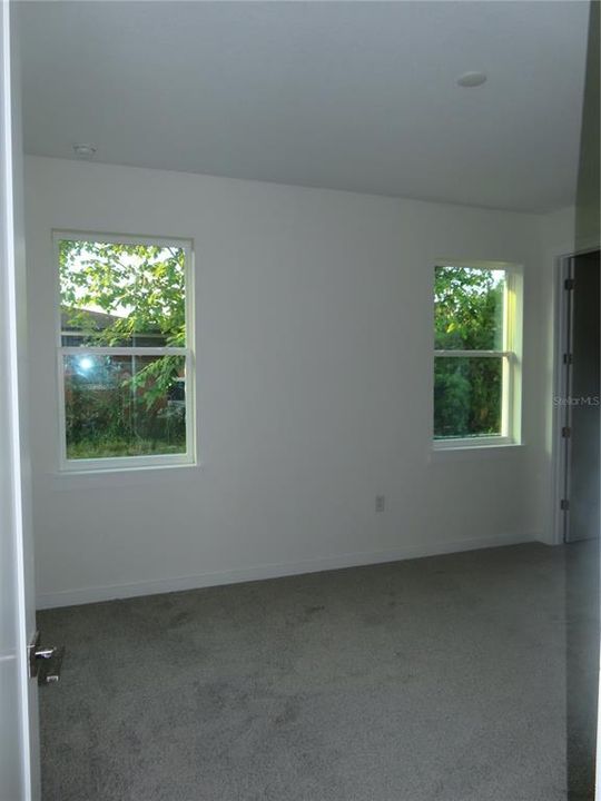 For Sale: $405,000 (4 beds, 2 baths, 1705 Square Feet)