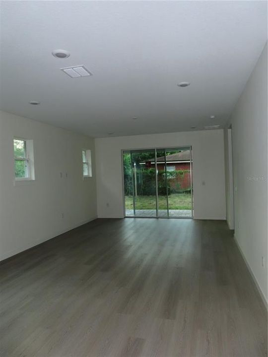 For Sale: $405,000 (4 beds, 2 baths, 1705 Square Feet)