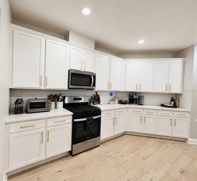For Sale: $499,900 (3 beds, 2 baths, 2003 Square Feet)