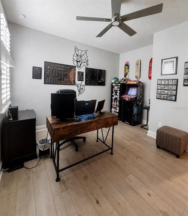 For Sale: $499,900 (3 beds, 2 baths, 2003 Square Feet)