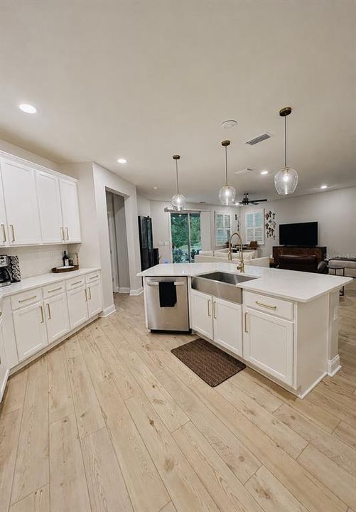 For Sale: $499,900 (3 beds, 2 baths, 2003 Square Feet)