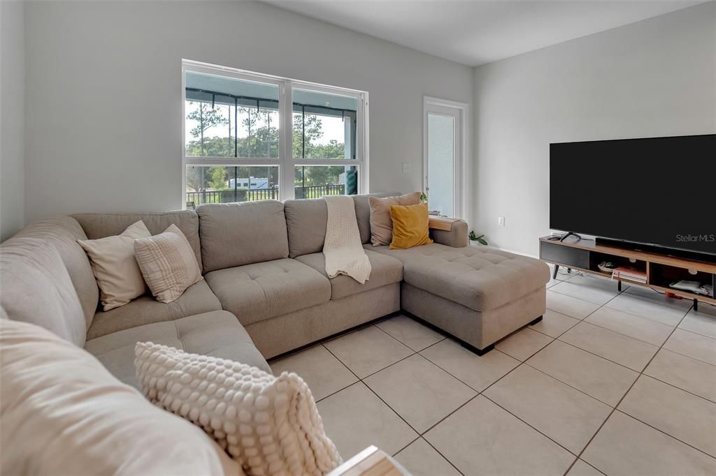 For Sale: $271,990 (3 beds, 2 baths, 1413 Square Feet)