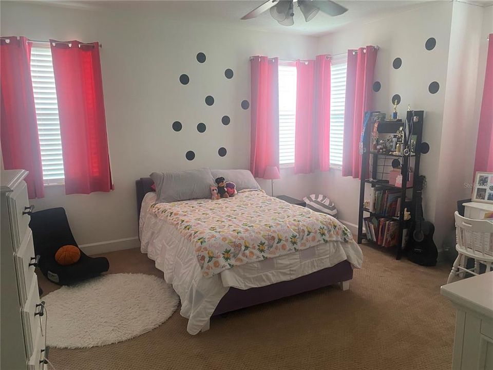 For Sale: $515,000 (5 beds, 3 baths, 2530 Square Feet)