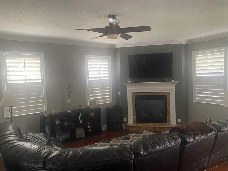 For Sale: $515,000 (5 beds, 3 baths, 2530 Square Feet)