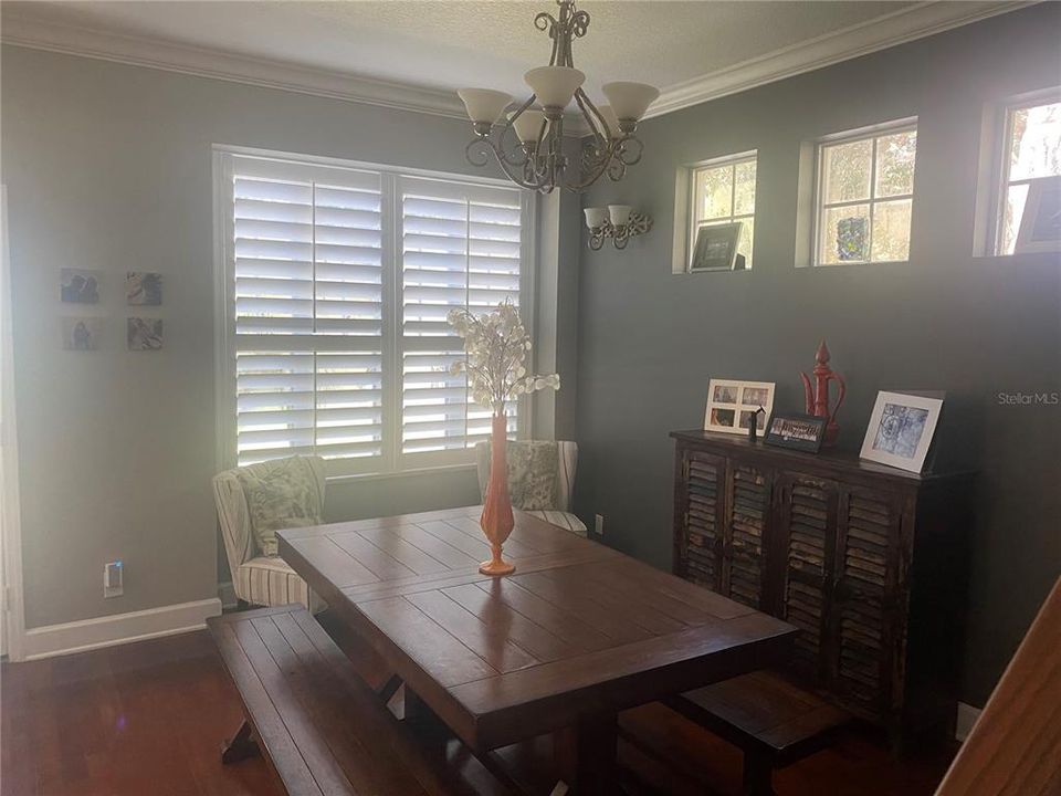 For Sale: $515,000 (5 beds, 3 baths, 2530 Square Feet)