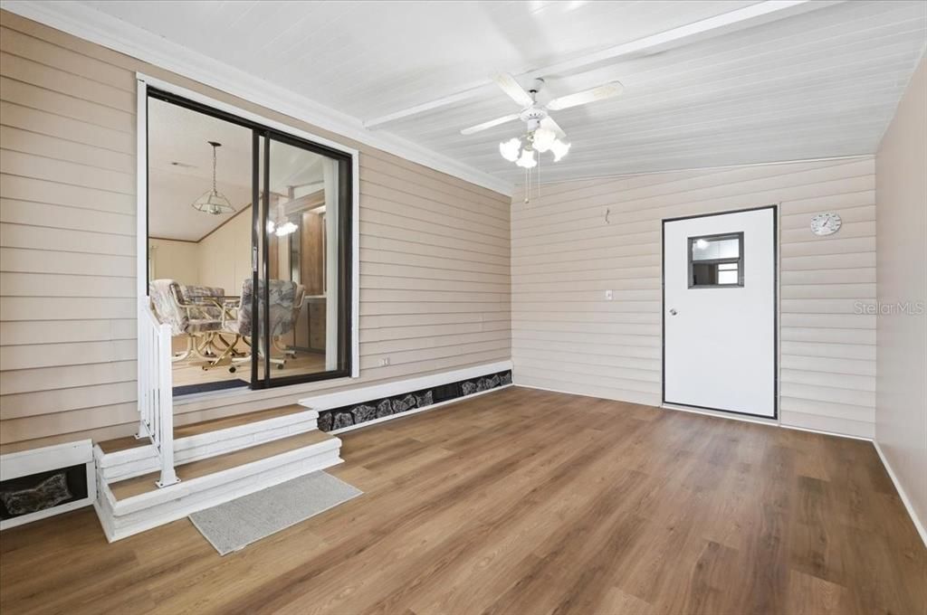 В аренду: $1,300 (3 спален, 2 ванн, 1176 Квадратных фут)