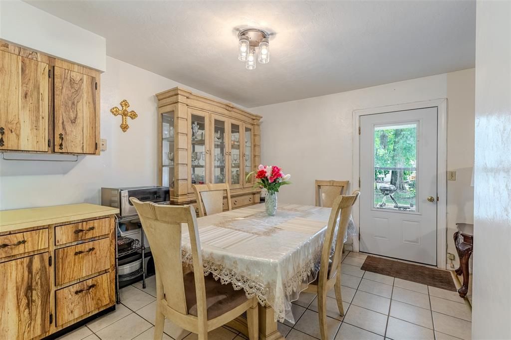 For Sale: $225,000 (3 beds, 1 baths, 960 Square Feet)