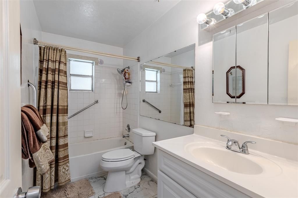 For Sale: $225,000 (3 beds, 1 baths, 960 Square Feet)