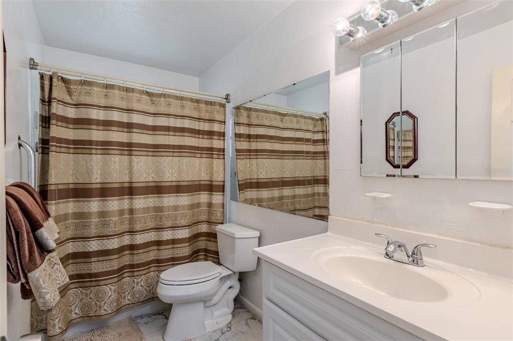 For Sale: $225,000 (3 beds, 1 baths, 960 Square Feet)