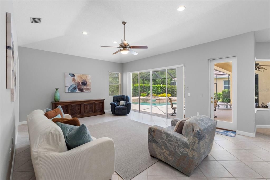 For Sale: $829,000 (4 beds, 3 baths, 3039 Square Feet)