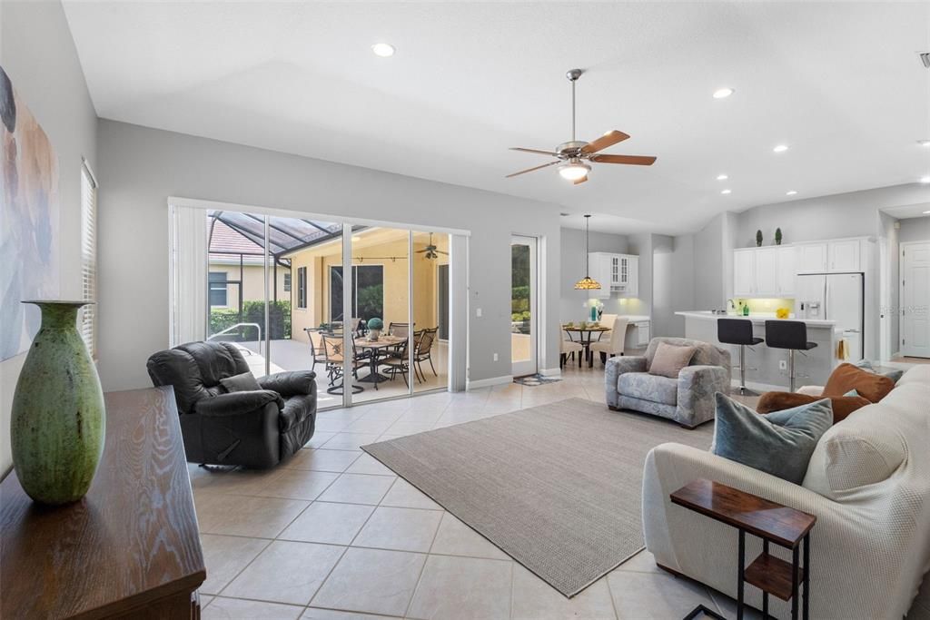 For Sale: $829,000 (4 beds, 3 baths, 3039 Square Feet)