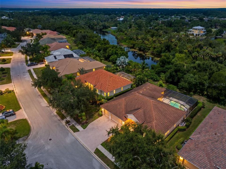 For Sale: $829,000 (4 beds, 3 baths, 3039 Square Feet)