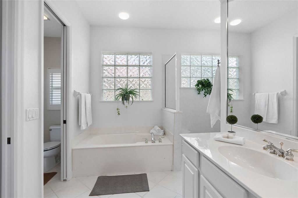For Sale: $829,000 (4 beds, 3 baths, 3039 Square Feet)