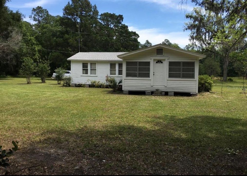 For Sale: $348,000 (2 beds, 1 baths, 1204 Square Feet)