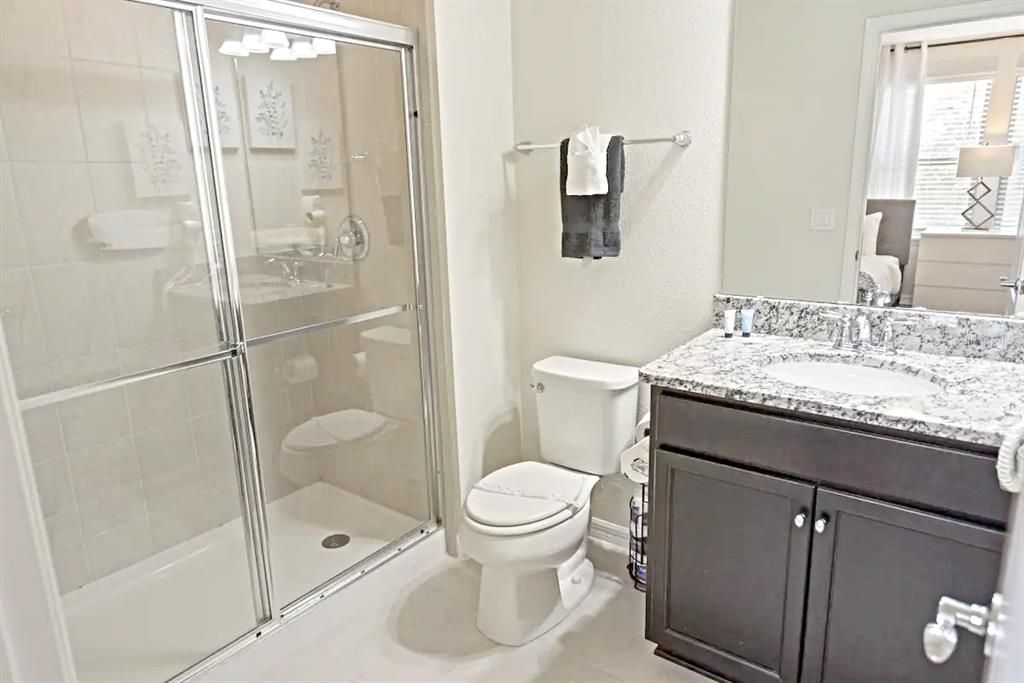 For Sale: $660,000 (5 beds, 5 baths, 2587 Square Feet)