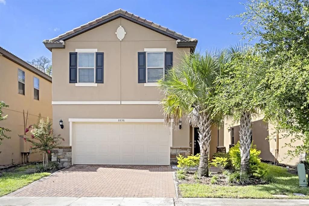 For Sale: $660,000 (5 beds, 5 baths, 2587 Square Feet)