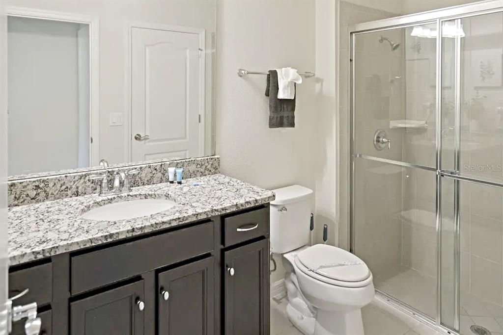 For Sale: $660,000 (5 beds, 5 baths, 2587 Square Feet)