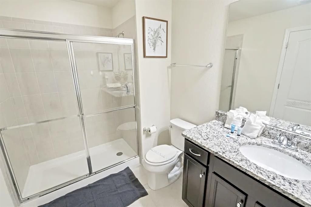 For Sale: $660,000 (5 beds, 5 baths, 2587 Square Feet)