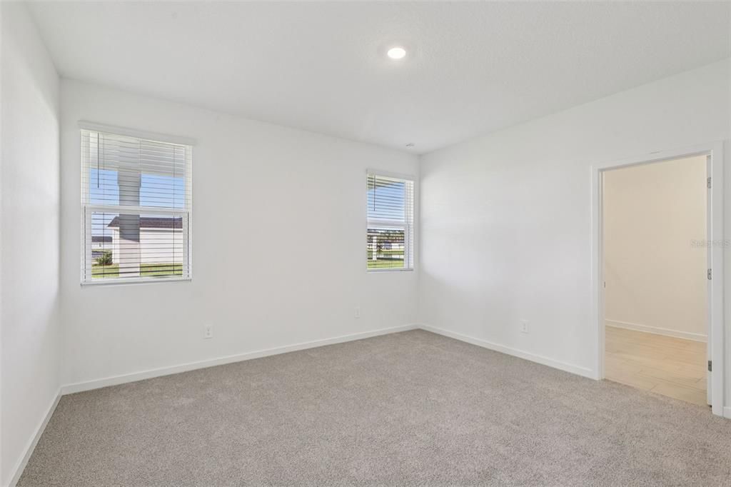 На продажу: $348,990 (3 спален, 2 ванн, 1692 Квадратных фут)