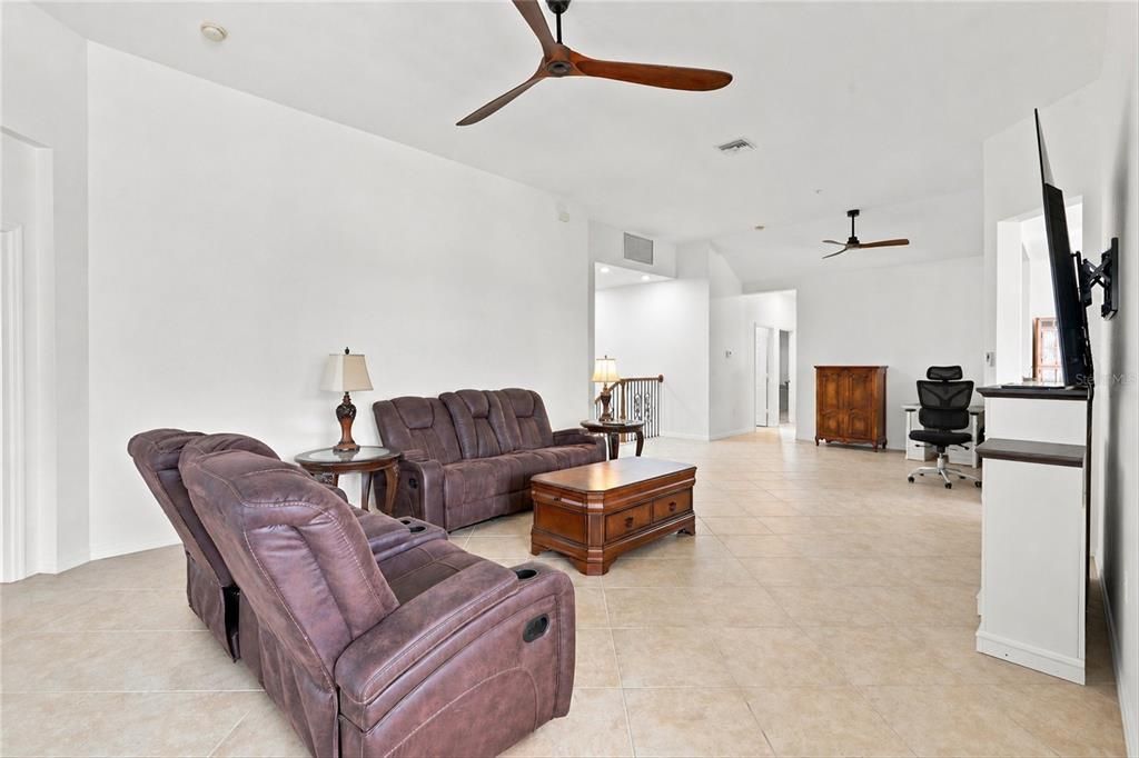 For Sale: $249,900 (3 beds, 2 baths, 2203 Square Feet)