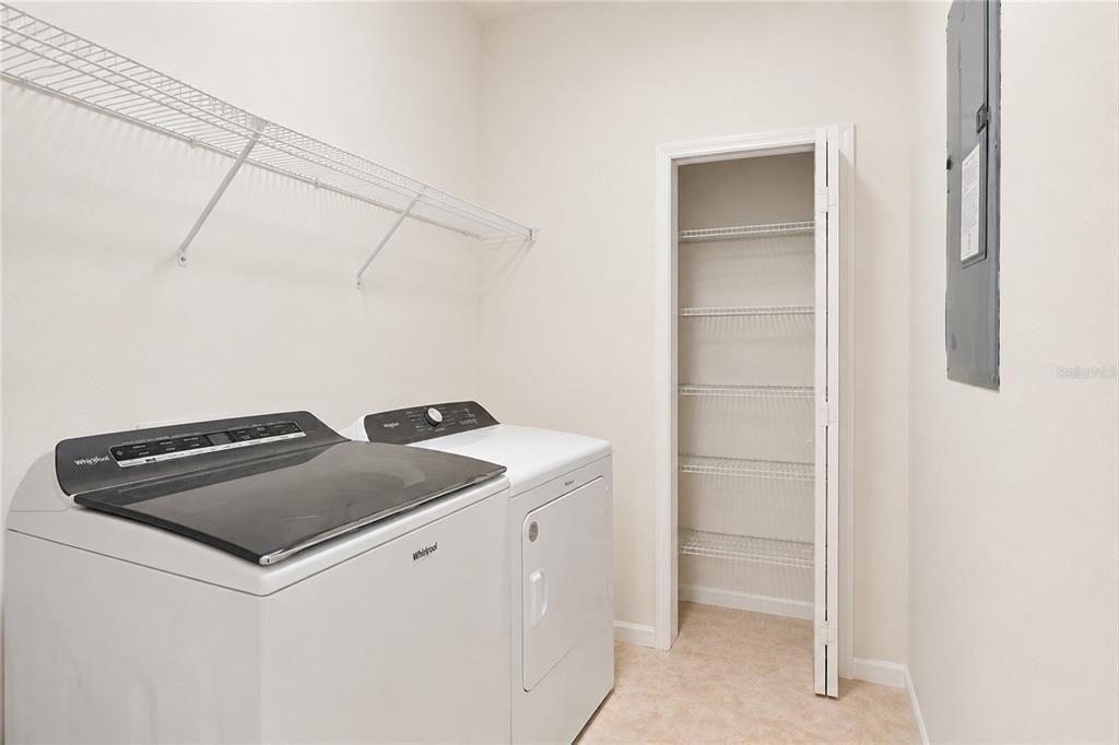 For Sale: $249,900 (3 beds, 2 baths, 2203 Square Feet)