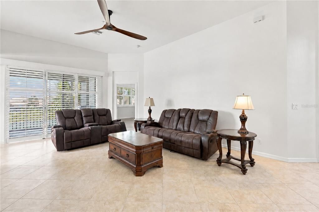 For Sale: $249,900 (3 beds, 2 baths, 2203 Square Feet)