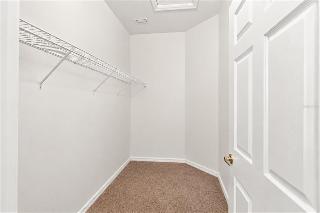 For Sale: $249,900 (3 beds, 2 baths, 2203 Square Feet)