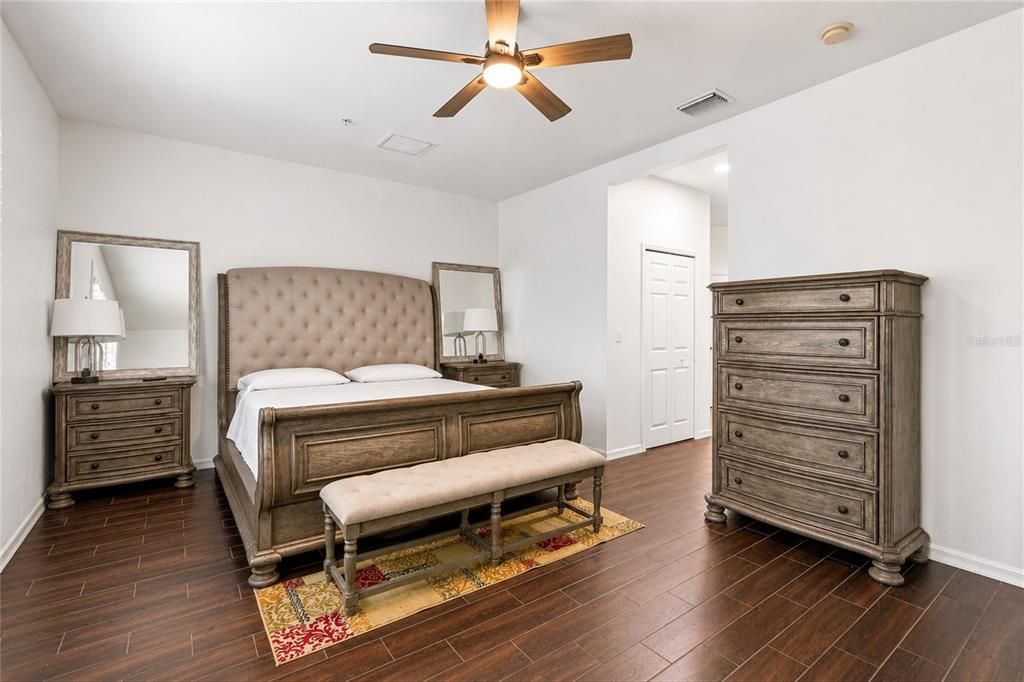 For Sale: $249,900 (3 beds, 2 baths, 2203 Square Feet)