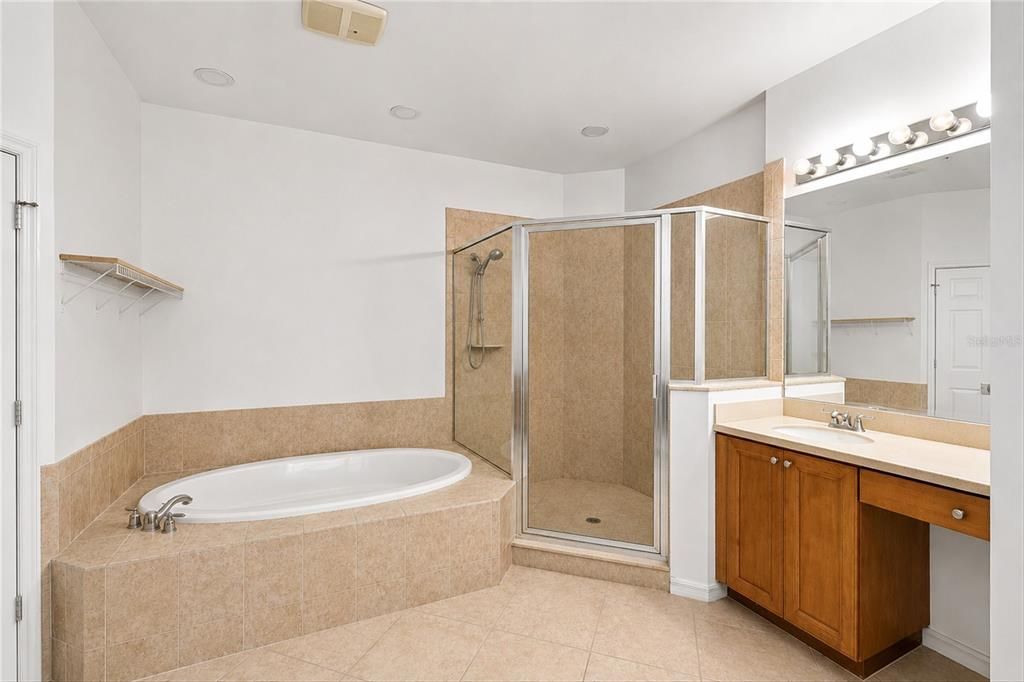 For Sale: $249,900 (3 beds, 2 baths, 2203 Square Feet)