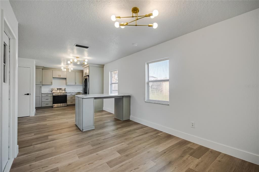 For Sale: $350,000 (3 beds, 2 baths, 1126 Square Feet)