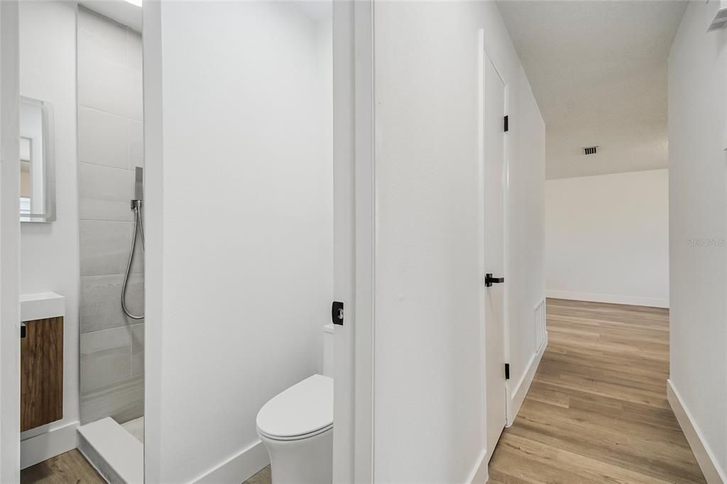 For Sale: $350,000 (3 beds, 2 baths, 1126 Square Feet)