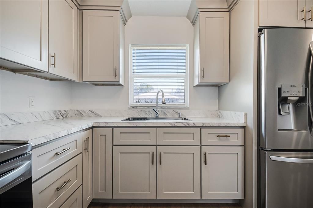 For Sale: $350,000 (3 beds, 2 baths, 1126 Square Feet)