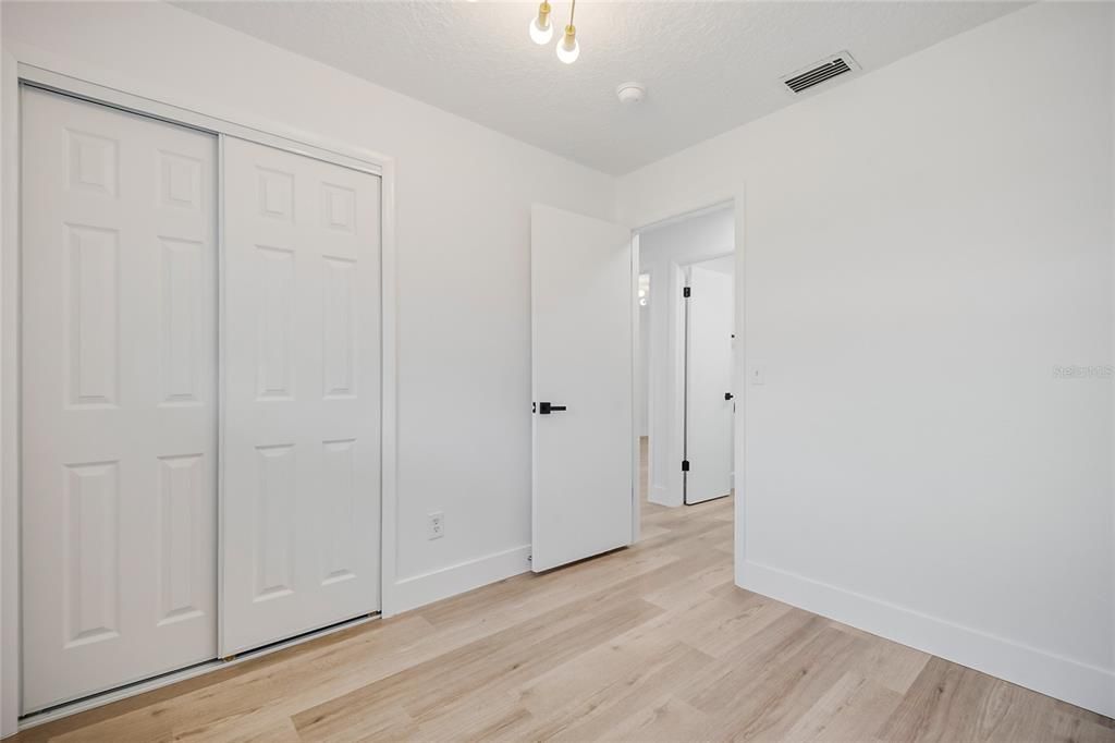 For Sale: $350,000 (3 beds, 2 baths, 1126 Square Feet)