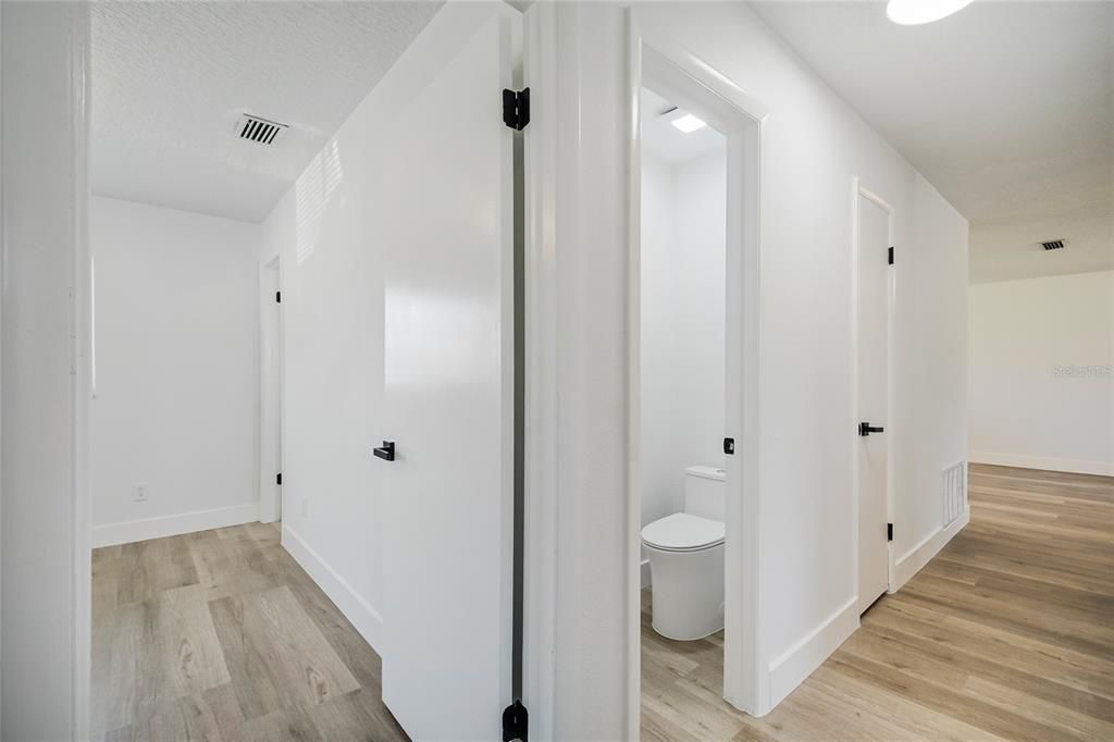 For Sale: $350,000 (3 beds, 2 baths, 1126 Square Feet)