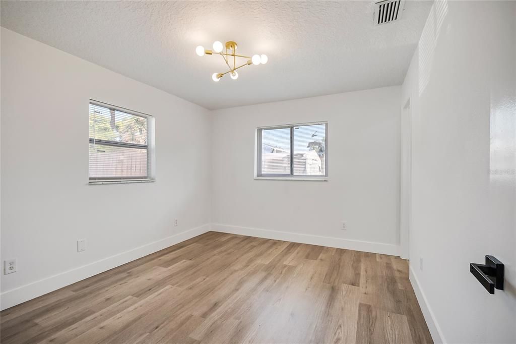 For Sale: $350,000 (3 beds, 2 baths, 1126 Square Feet)