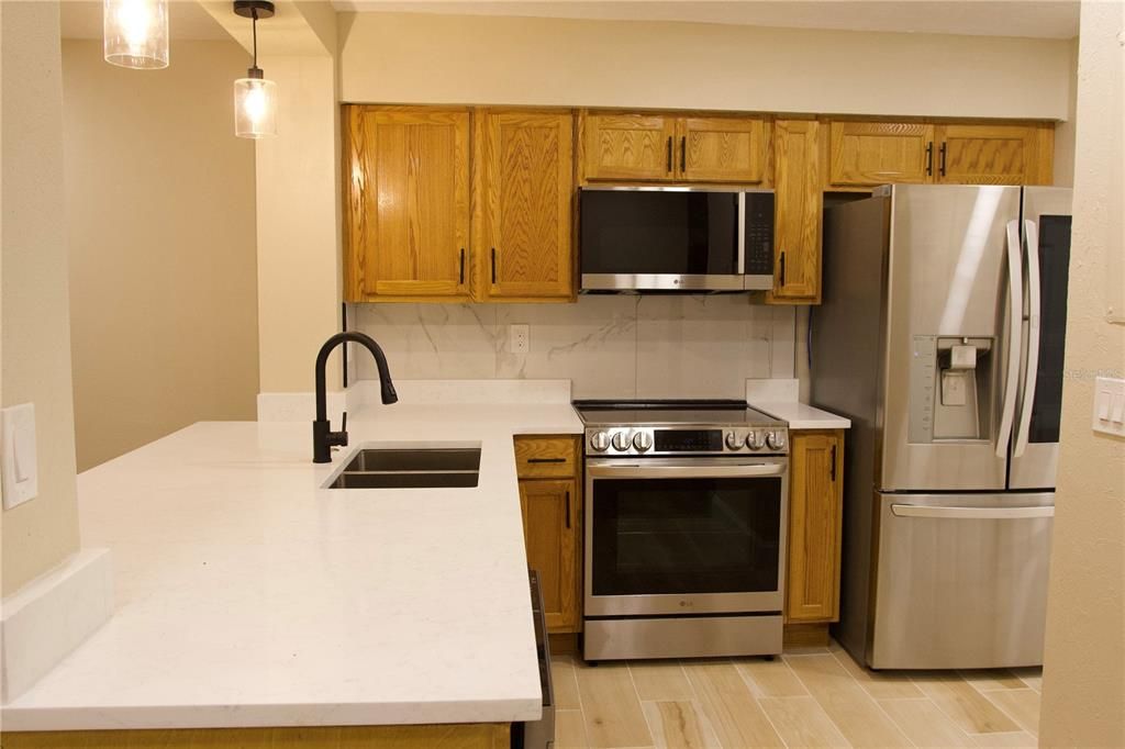 For Sale: $170,000 (2 beds, 2 baths, 1123 Square Feet)