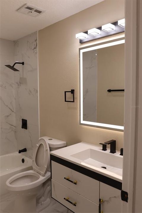 For Sale: $170,000 (2 beds, 2 baths, 1123 Square Feet)