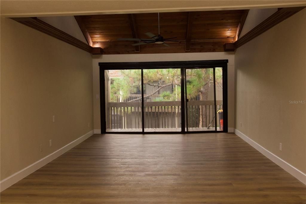 For Sale: $170,000 (2 beds, 2 baths, 1123 Square Feet)