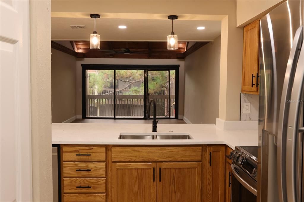 For Sale: $170,000 (2 beds, 2 baths, 1123 Square Feet)
