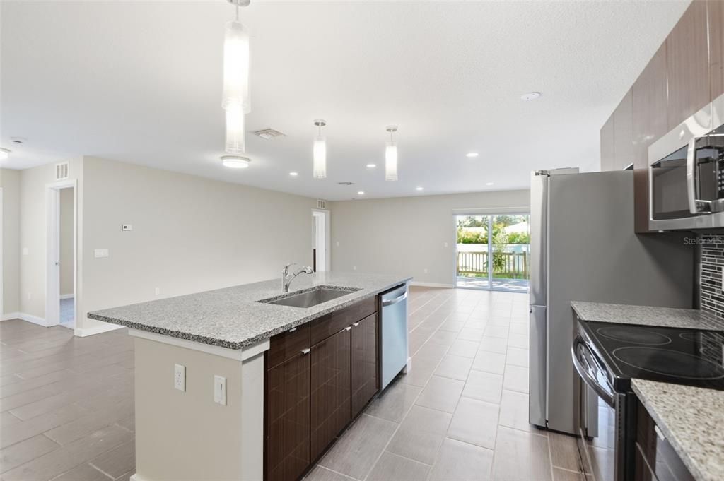 For Sale: $510,000 (4 beds, 2 baths, 1739 Square Feet)