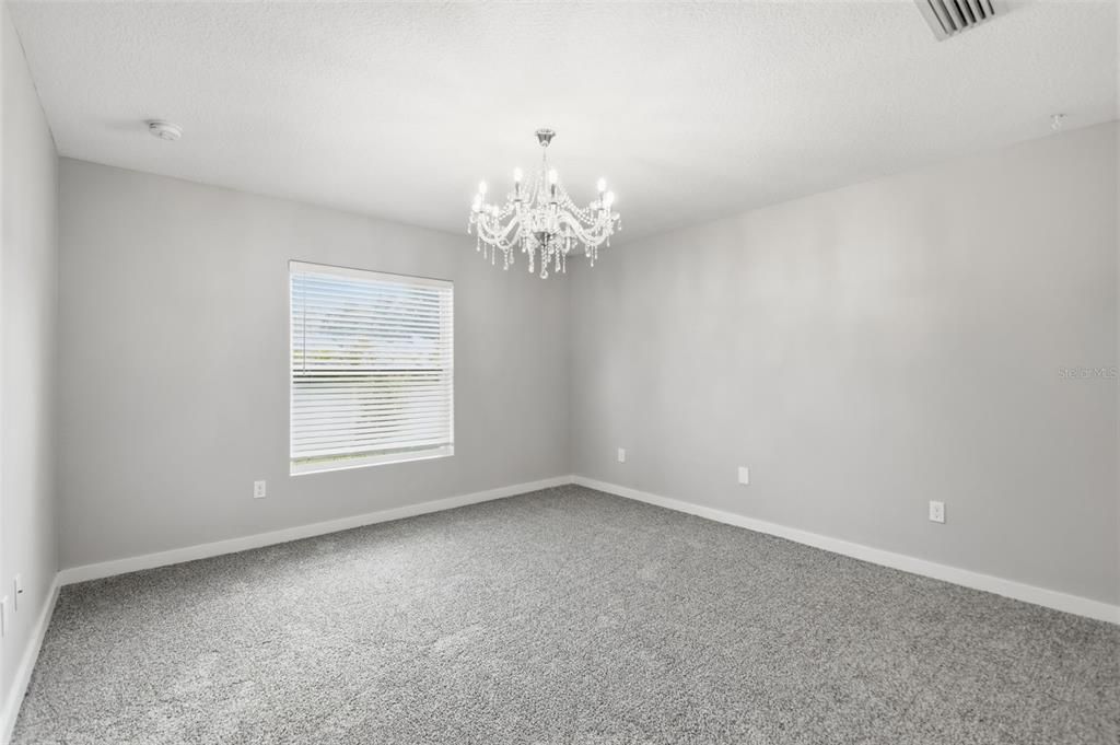 For Sale: $510,000 (4 beds, 2 baths, 1739 Square Feet)
