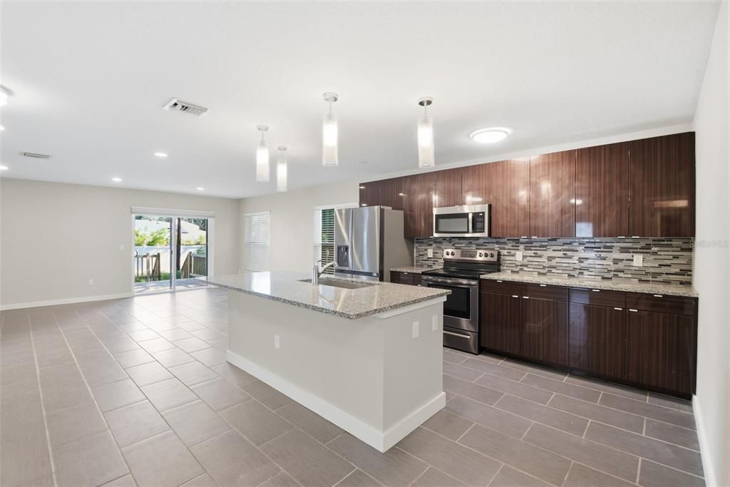 For Sale: $510,000 (4 beds, 2 baths, 1739 Square Feet)