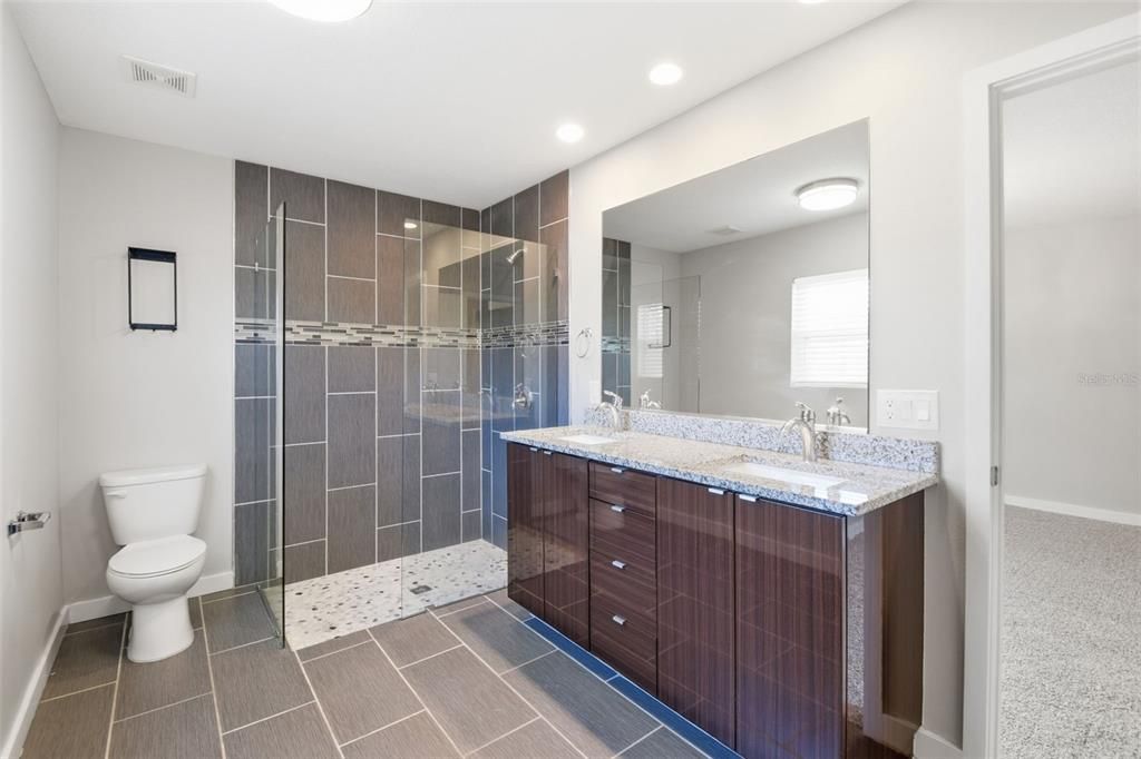 For Sale: $510,000 (4 beds, 2 baths, 1739 Square Feet)