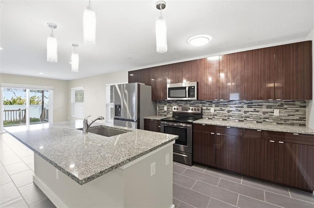 For Sale: $510,000 (4 beds, 2 baths, 1739 Square Feet)