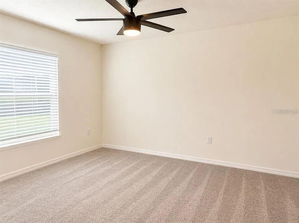 For Sale: $300,000 (3 beds, 2 baths, 1516 Square Feet)
