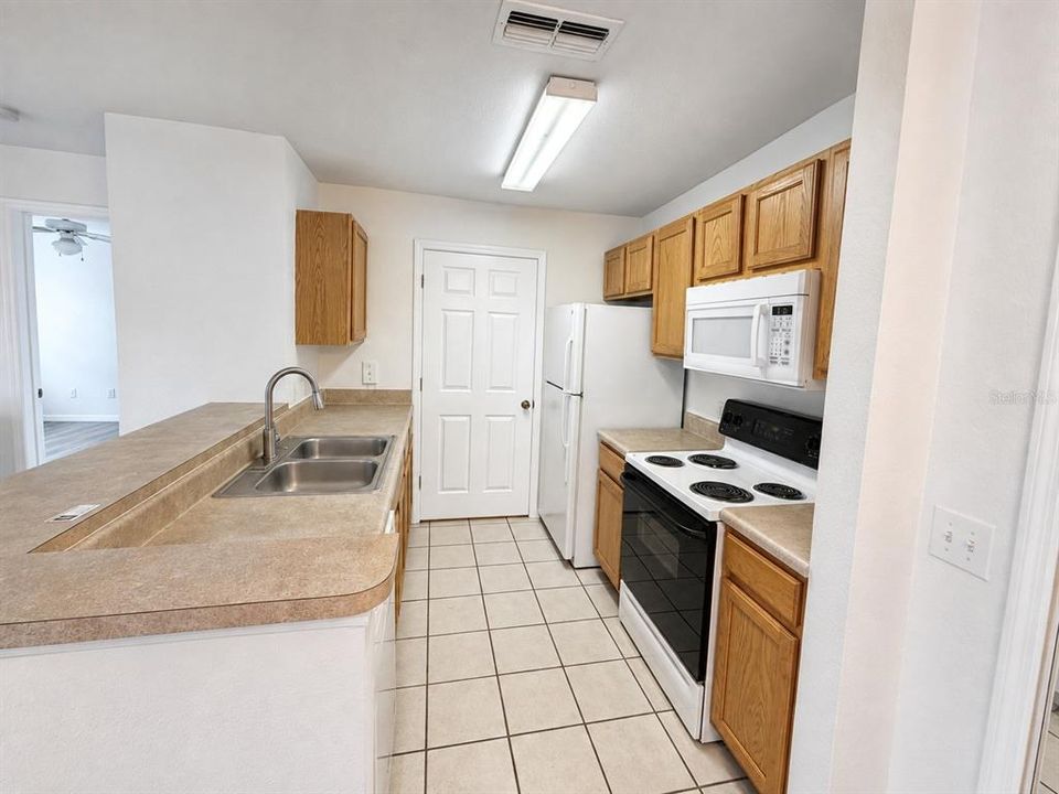 В аренду: $1,395 (2 спален, 2 ванн, 1000 Квадратных фут)